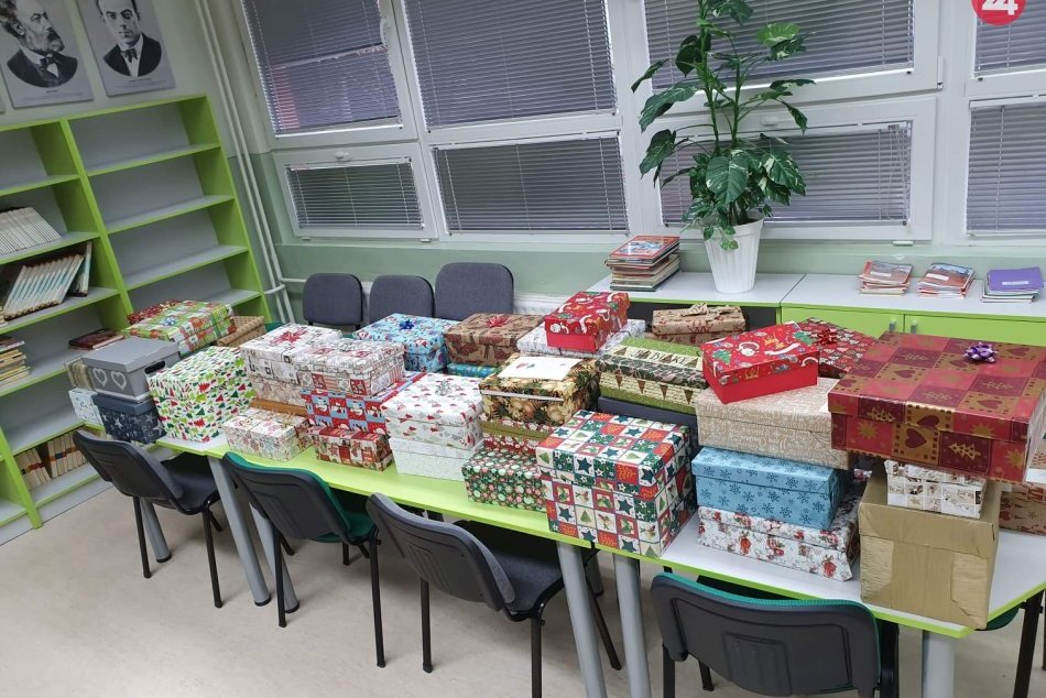 Šaľania prispeli na dobrú vec: Láskou naplnili krabice od topánok, FOTO