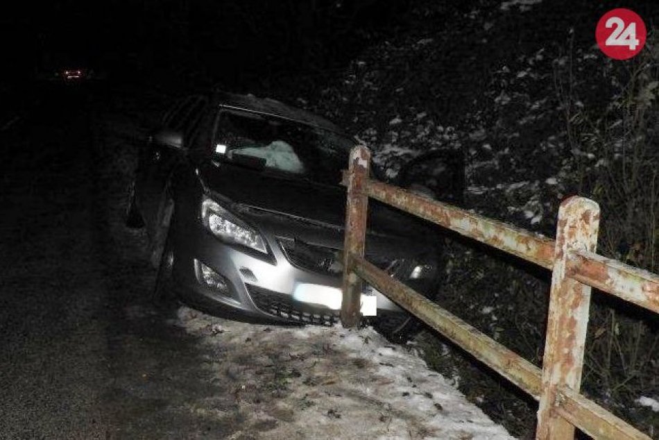 Dopravná nehoda medzi Dlhou a Doľanmi