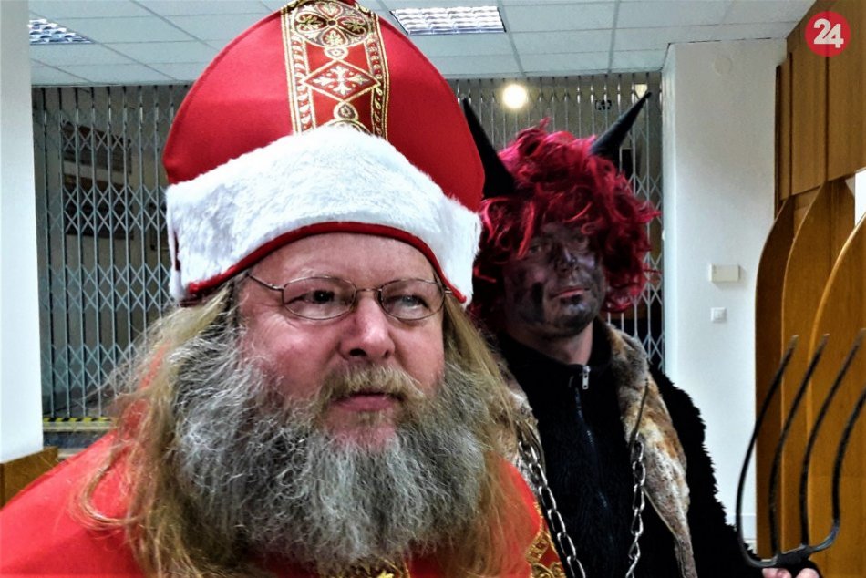 Mikuláš v Považskej: V centre aj nový betlehem a rozsvietená výzdoba