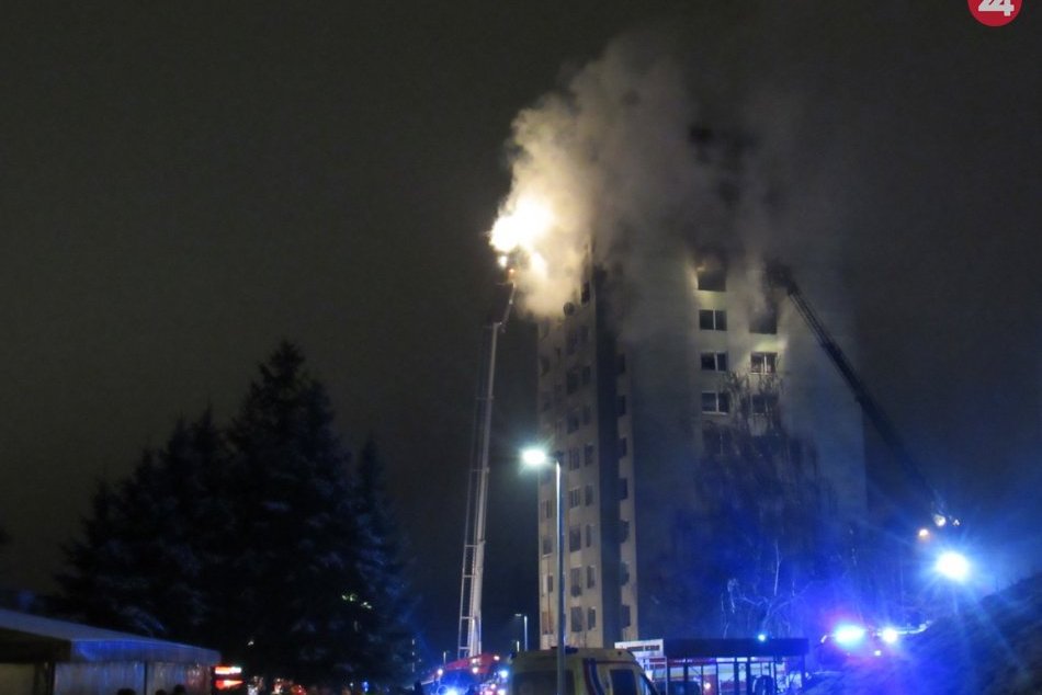 Večerné zábery z nešťastia v Prešove, ľudia pomohli aj potravinami