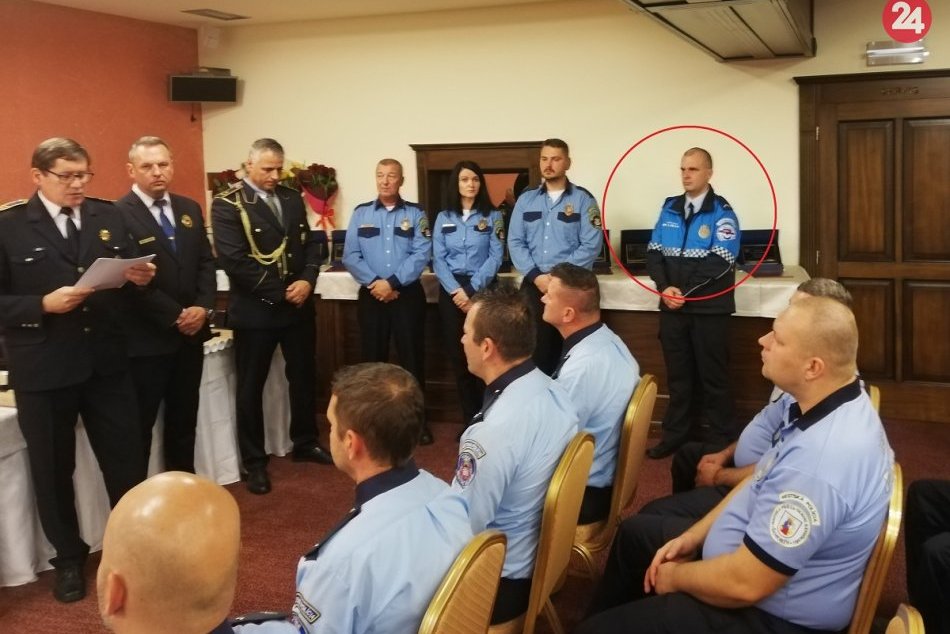 K nešťastiu chýbali sekundy: Mestský policajt v Nitre zachránil malé dieťa
