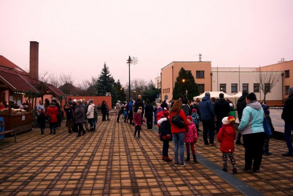 Prišiel na koči a rozdal sladkosti: Stretnutie s Mikulášom v Topoľčiankach