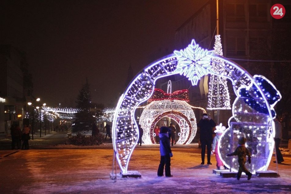 Rozsvietenie vianočnej výzdoby v Michalovciach