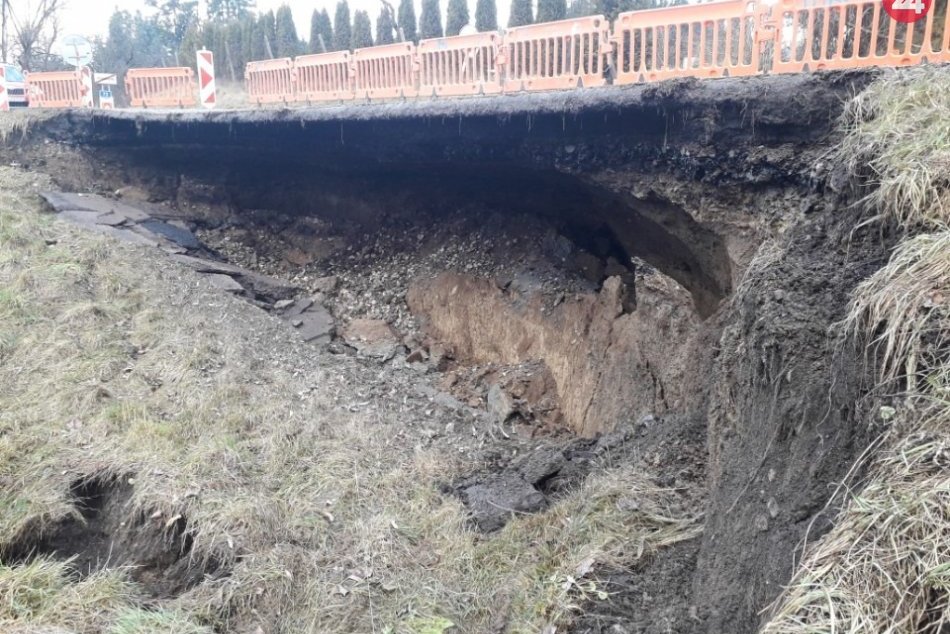Zosuv v obci Michalová