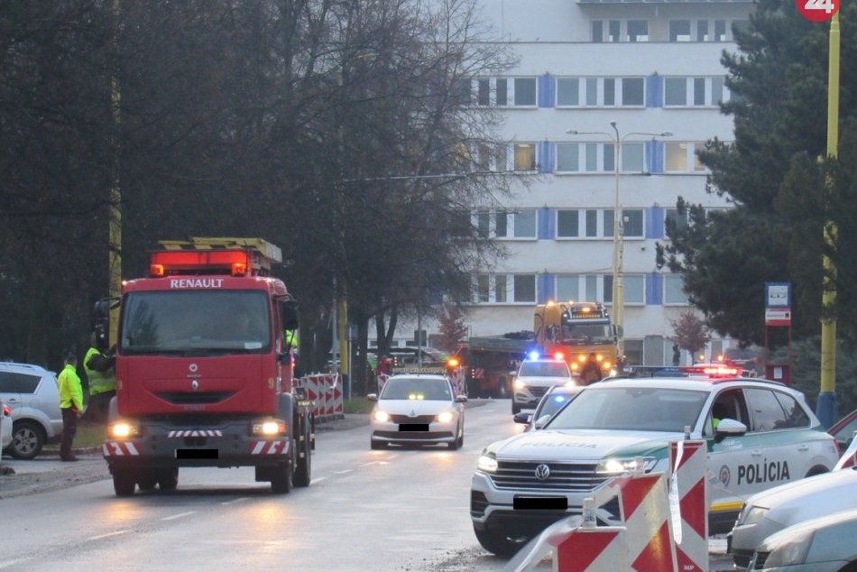Už je v Prešove, demolačný stroj na Mukačevskú dorazil z Česka