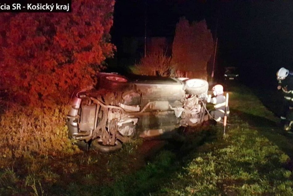 Policajné zábery z miesta: Vodička (22) spôsobila nehodu a nafúkala