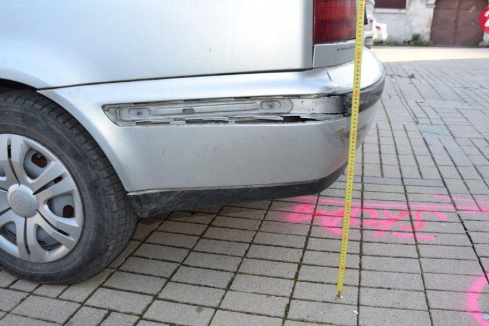 Nehoda na parkovisku v Nitrianskom Pravne: Milan po nej nafúkal cez 2 promile