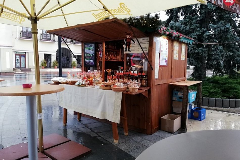Vôňa na michalovskom námestí: Sviatočné chvíle pod stromčekom