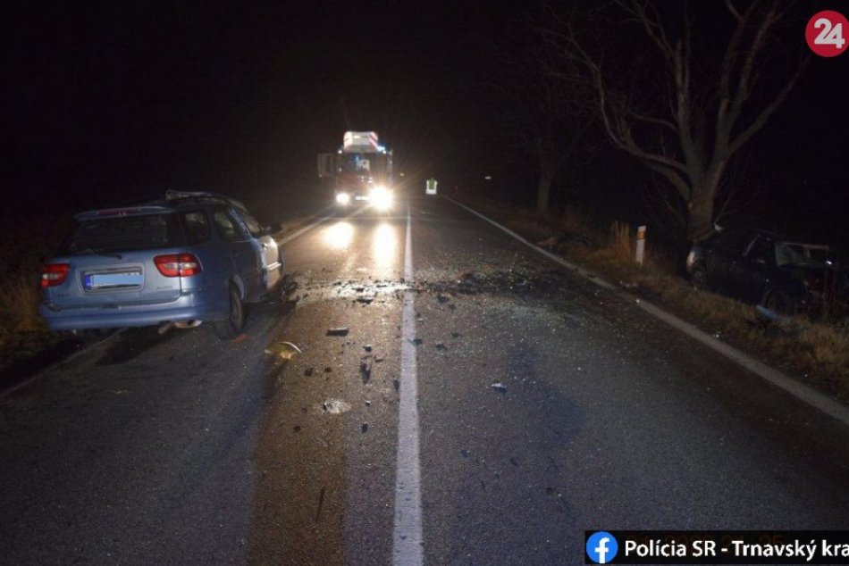 Vážna dopravná nehoda: Čelná zrážka si vyžiadala dva životy