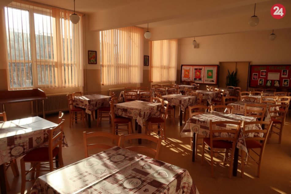 V OBRAZOCH: V Jelšave odovzdali do užívania zrekonštruovanú školskú kuchyňu