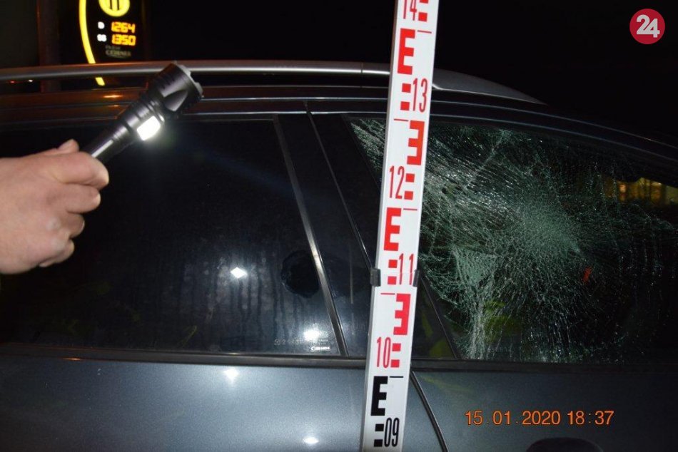 FOTO: Na križovatke Bratislavskej ul. k Ul. Ľ. Stárka zrážka auta s cyklistom