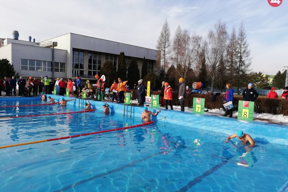 Veľká galéria: Na letnom kúpalisku sa zišli otužilci z celého Slovenska
