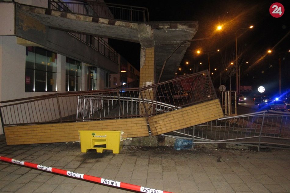 Obrazom: Na Šváboch v Prešove spadlo zábradlie