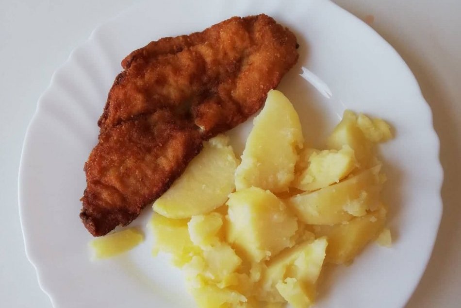 Strava mamičiek v pôrodnici: Čo pristálo na tanieri v nitrianskej nemocnici?