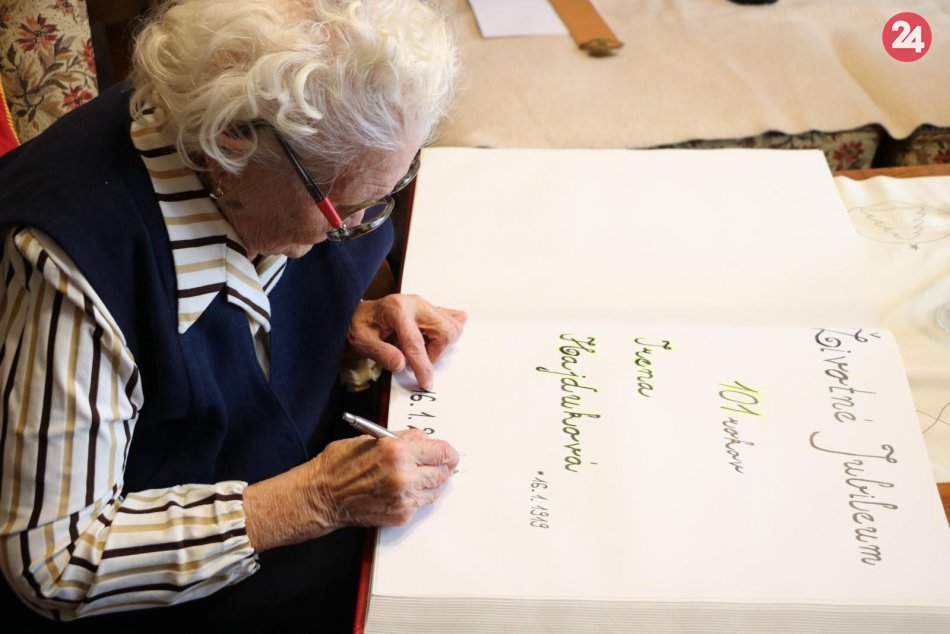 Obrazom: Oslava 101. narodenín Prešovčanky Ireny Hajdukovej