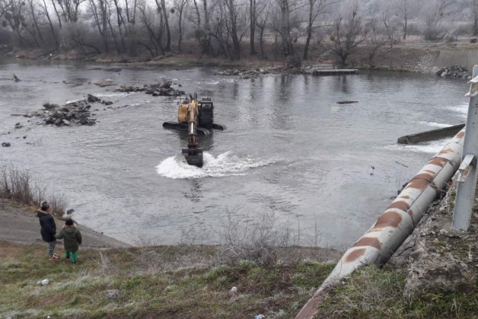 V OBRAZOCH: Takto postúpili búracie práce na moste v Strážskom