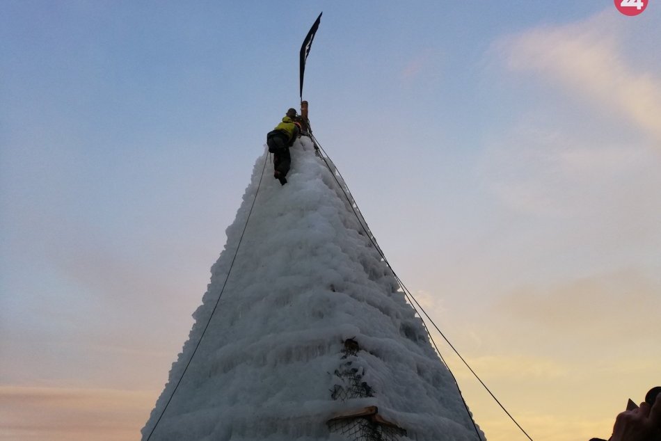V OBRAZOCH: V Slovenskom raji sa predviedli milovníci lezenia