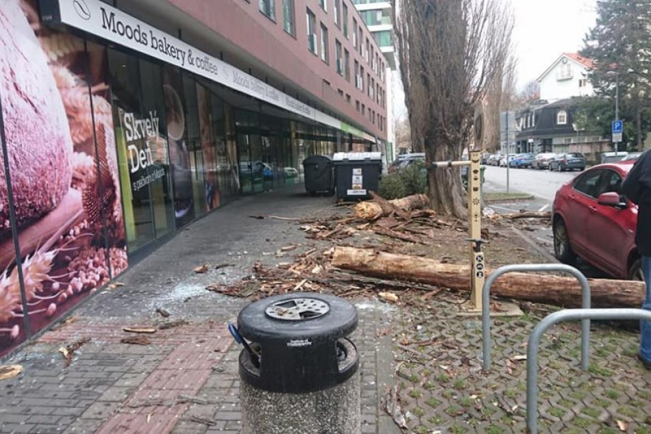 Víchrica Petra spôsobila spúšť na viacerých miestach Slovenska