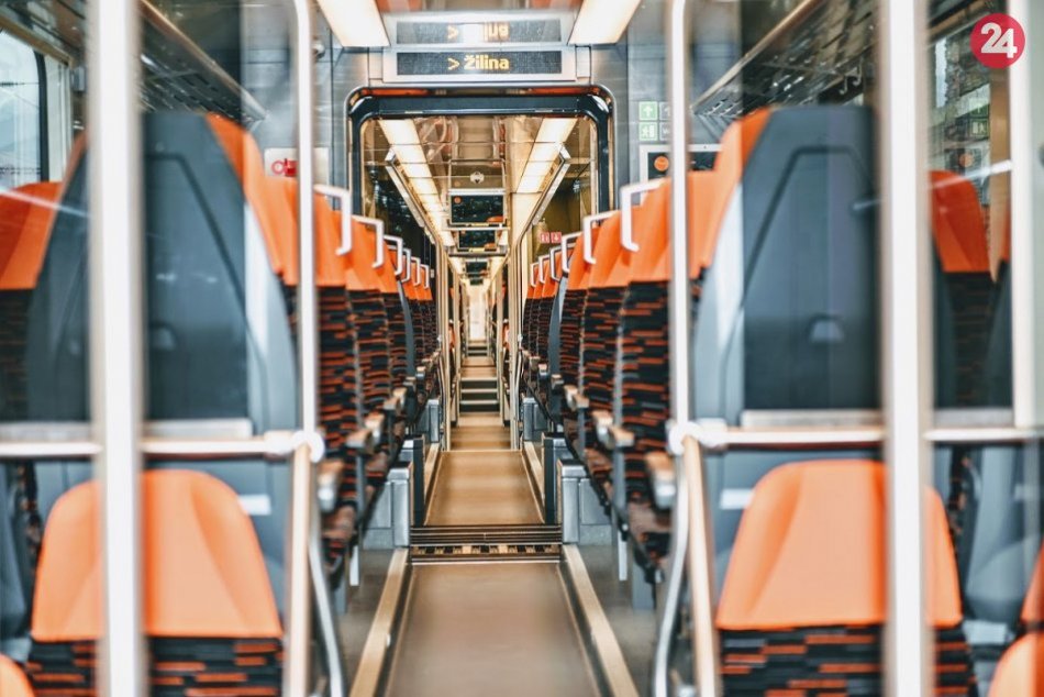 FOTO: Nové vlaky, ktoré nasadia pre žilinský a trenčiansky región