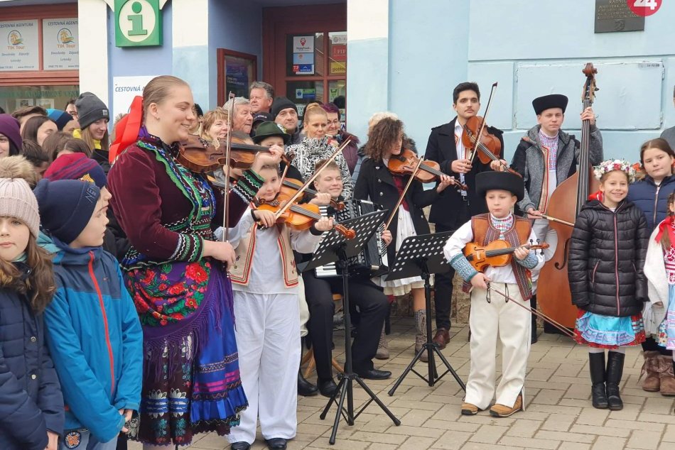 Zuzana Čaputová na rožňavskom námestí