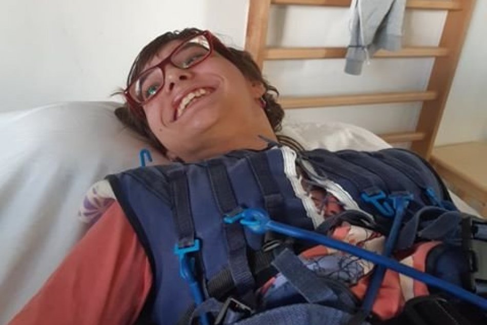 V OBRAZOCH: Školáčka Viktória (14) s obrnou potrebuje rehabilitácie