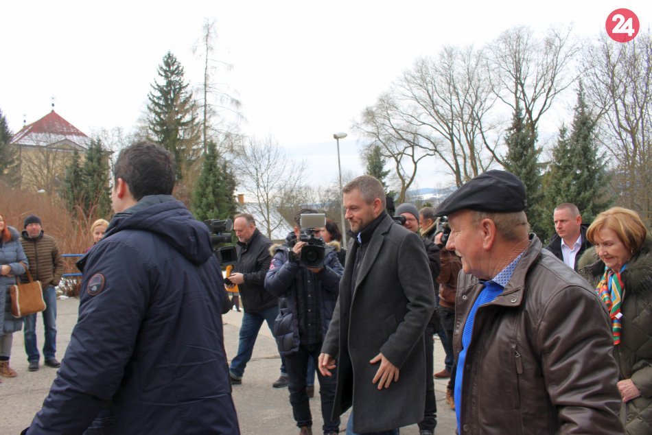 V OBRAZOCH: V Bystrici odvolil už aj premiér Pellegrini