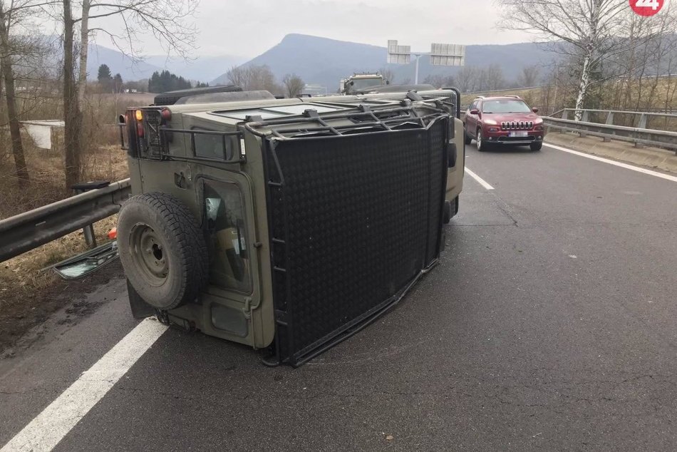 V OBRAZOCH: Na zjazde z R1 pri Budči došlo k nehode