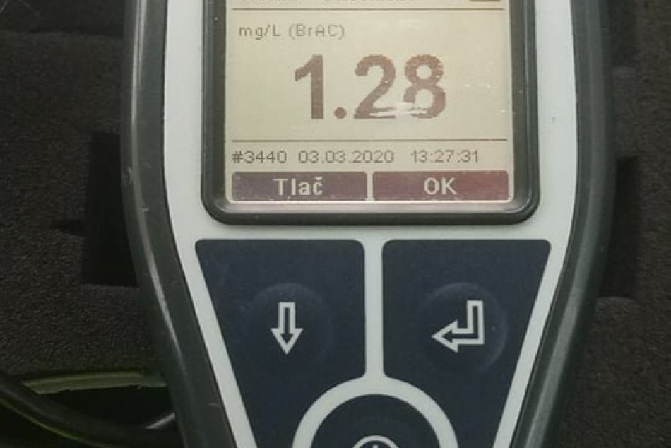 Bystrickí policajti prichytili vodiča s vyše 2,5 promile