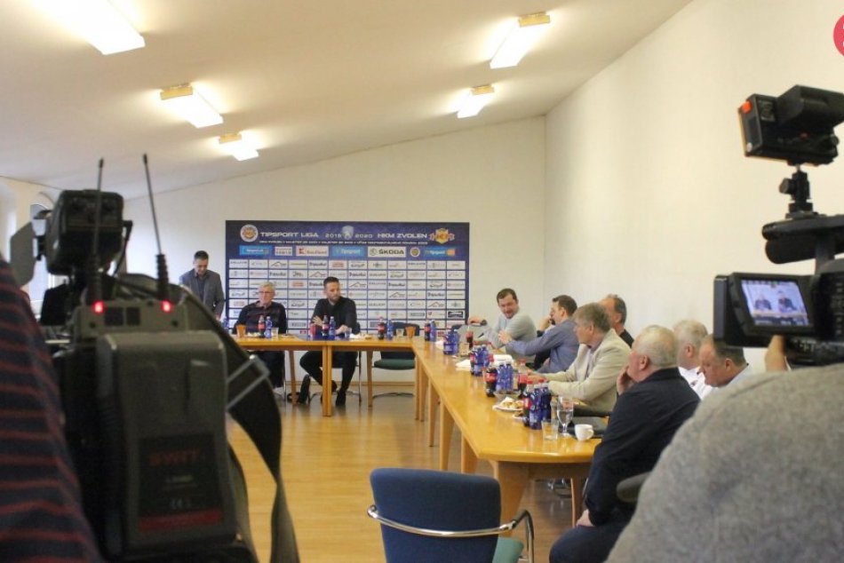 Hokejová súťaž ohlásila koniec sezóny.