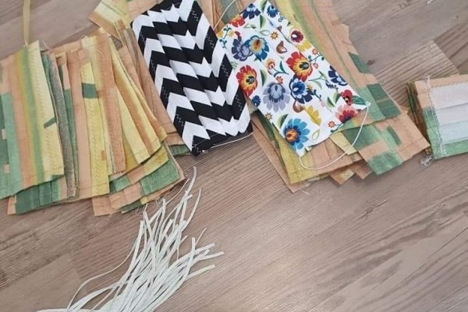 Košický samosprávny kraj sa snaží zabezpečiť rúška pre obyvateľov aj svojpomocne