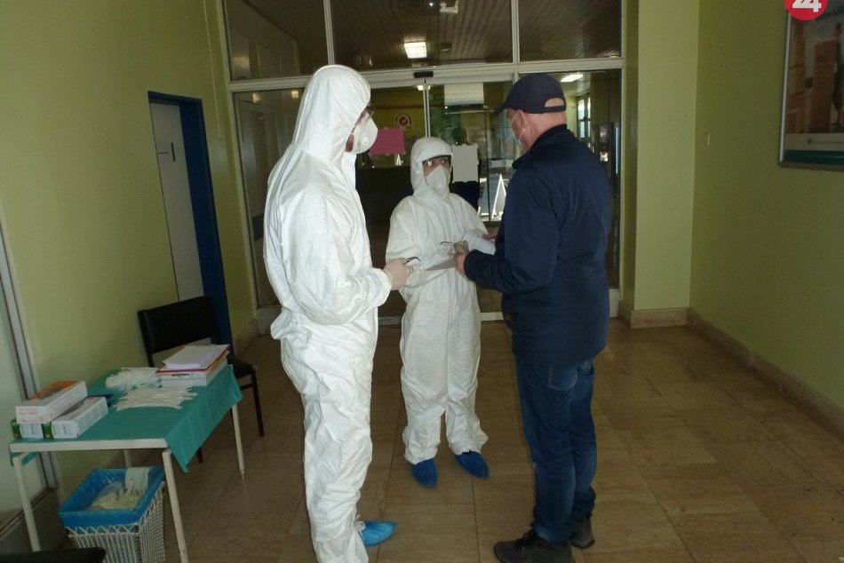 Koronavírus - Centrálny príjem v KE - medici triedia