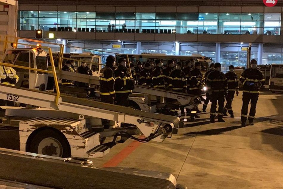 Na Slovensko dorazilo 2,5 milióna jednorazových ochranných rúšok