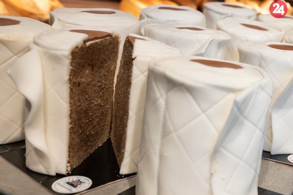 Torta v podobe toaletného papiera