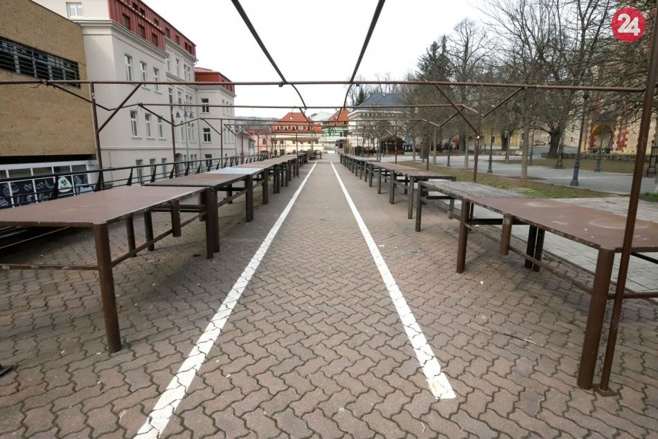V OBRAZOCH: Ľudoprázdne ulice Bystrice, život utíchol aj v centre