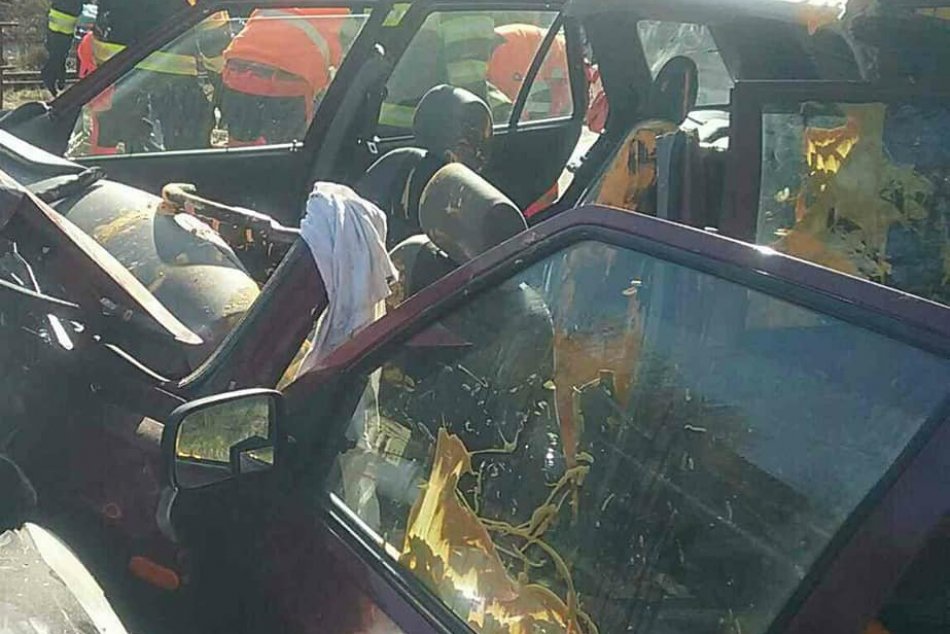 Vážna čelná zrážka pri Brezne