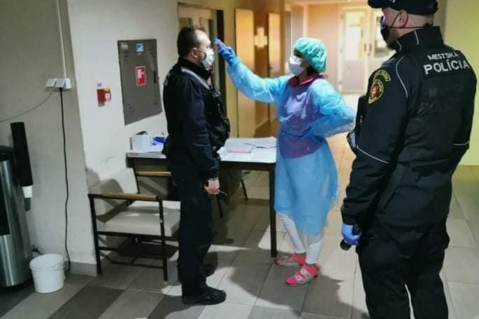 V OBRAZOCH: Preventívno - bezpečnostná akcia v areáli zvolenskej nemocnice