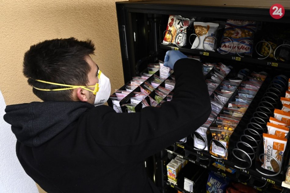 Na Slovensku vznikol prvý "rúškomat"