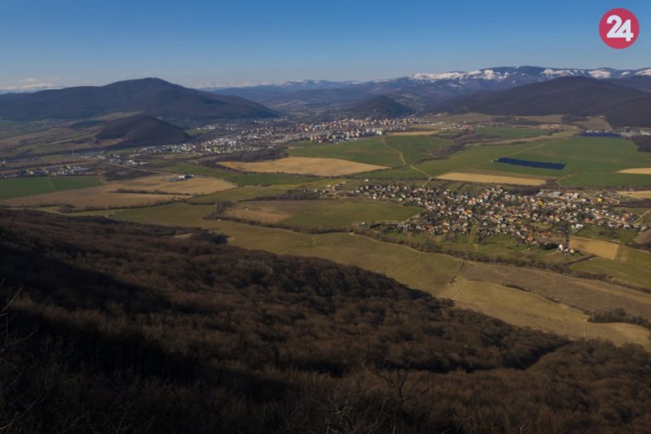 Obrazom: Panoráma Rožňavy a okolia z Dievčenskej skaly