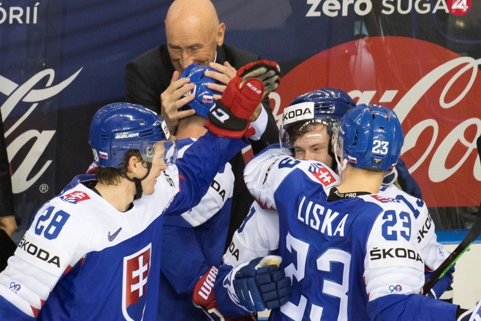 Kouč Ramsay sa zriekol platu