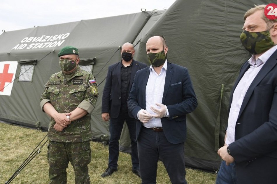 Zábery zo Žehry: V uzavretej rómskej osade sú nasadení vojaci