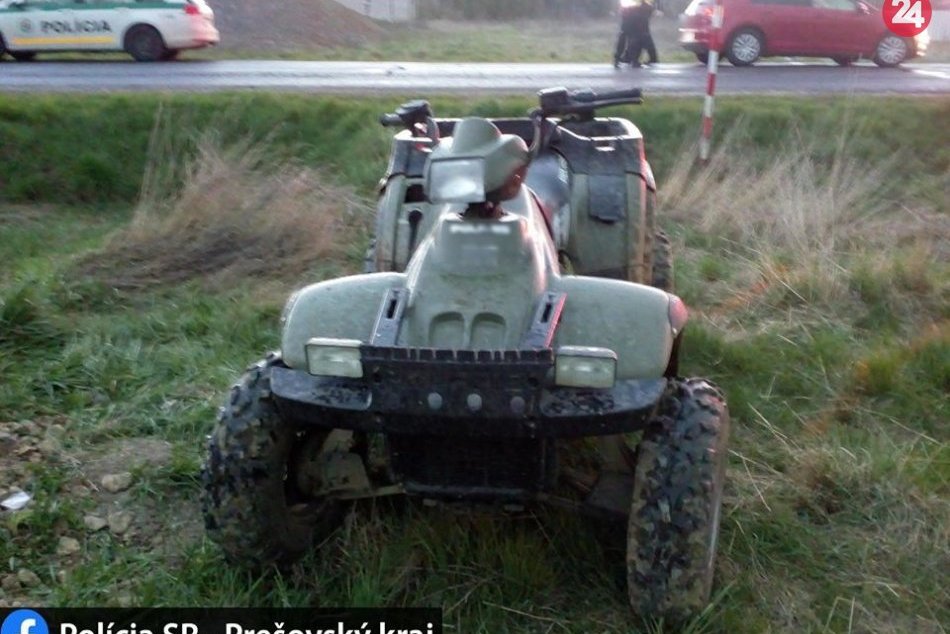 Policajné foto z miesta: Opitý mladík havaroval na štvorkolke