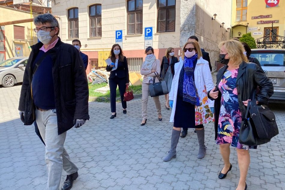 Obrazom: Rokovanie prešovských poslancov za prísnych podmienok