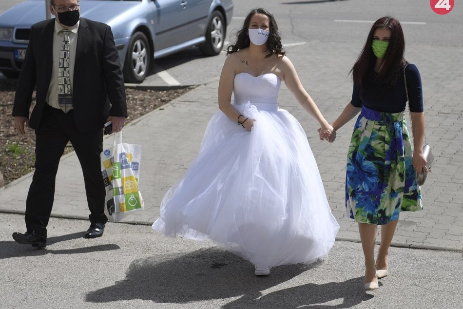 Svadba v rúškach - KE