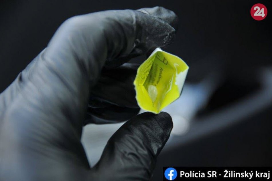 Žilinskí policajti zadržali počas protidrogových akcií dve ženy