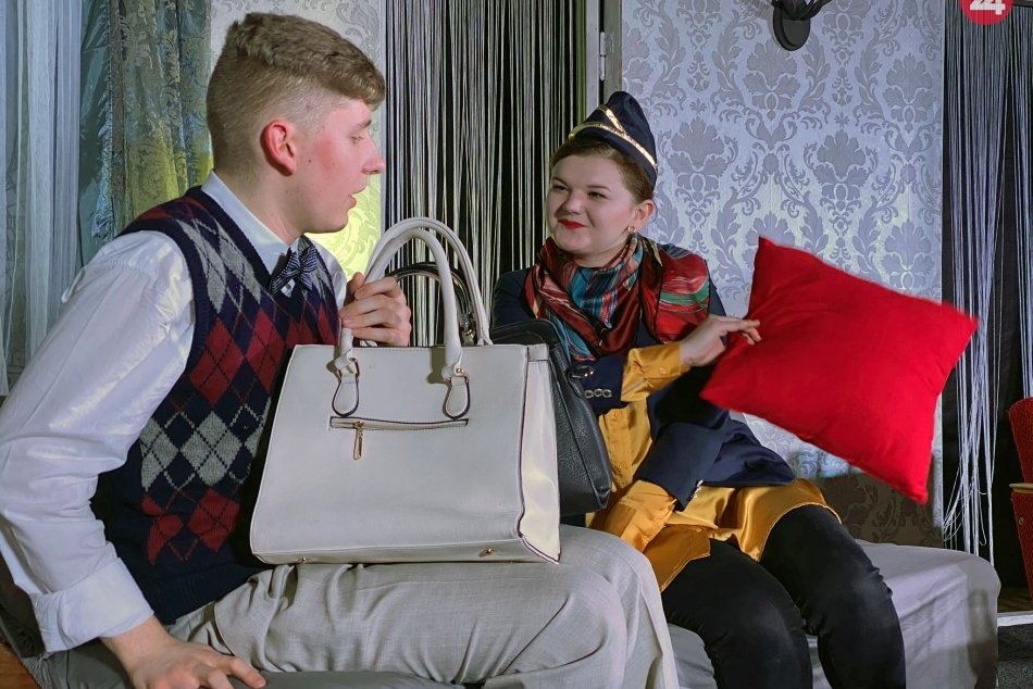 Obrazom: Ochotnícke divadlo Na skok z Raslavíc