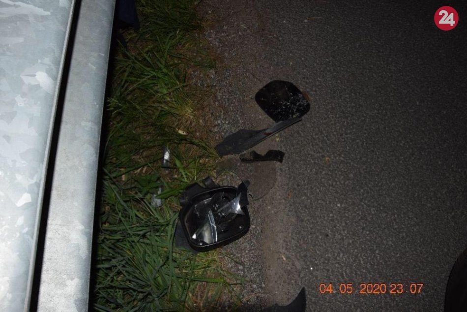 V OBRAZOCH: Pri nočnej nehode pri Malachove zrazil vodič staršieho chodca