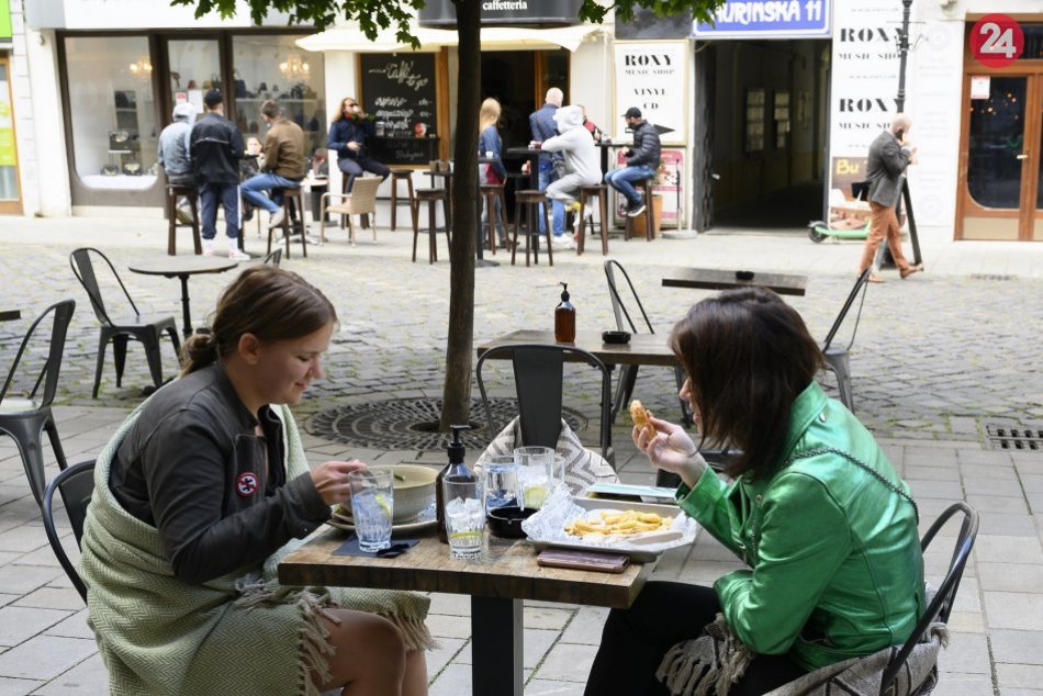 Znovuotvorenie - terasy podnikov, Bratislava