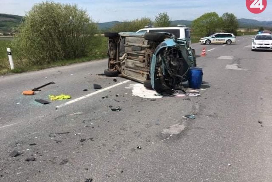 V OBRAZOCH: Zábery z miesta vážnej nehody v Pliešovciach