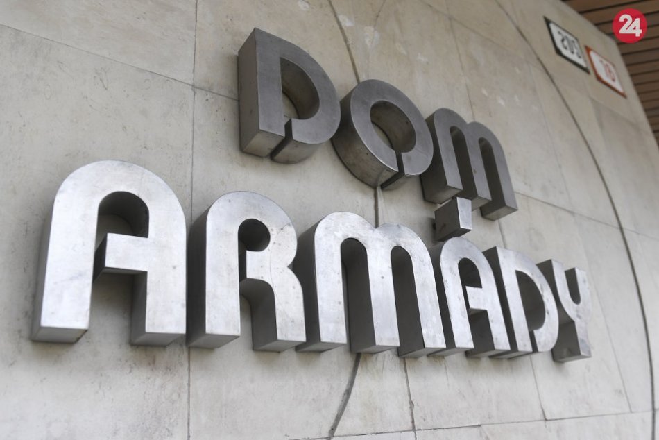 FOTO: Posádkový klub v Trenčíne (bývalý Dom armády)