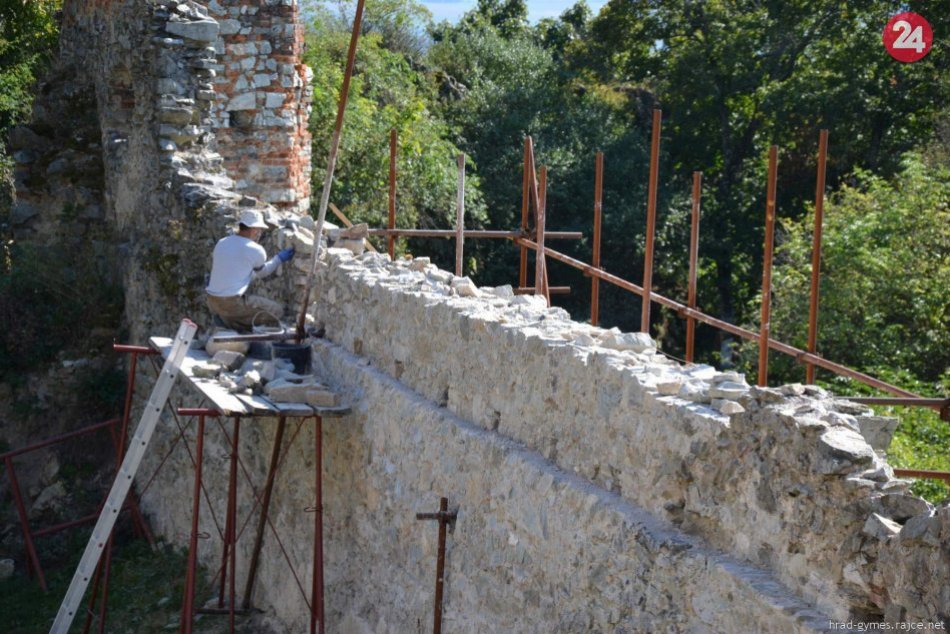 Práce na hrade Gýmeš